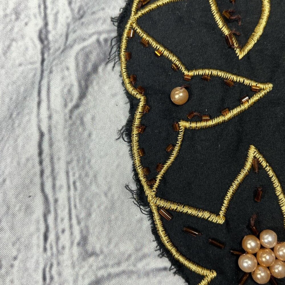 Filo women’s black skirt. Side zip with beaded floral design on front. - Picture 6 of 6